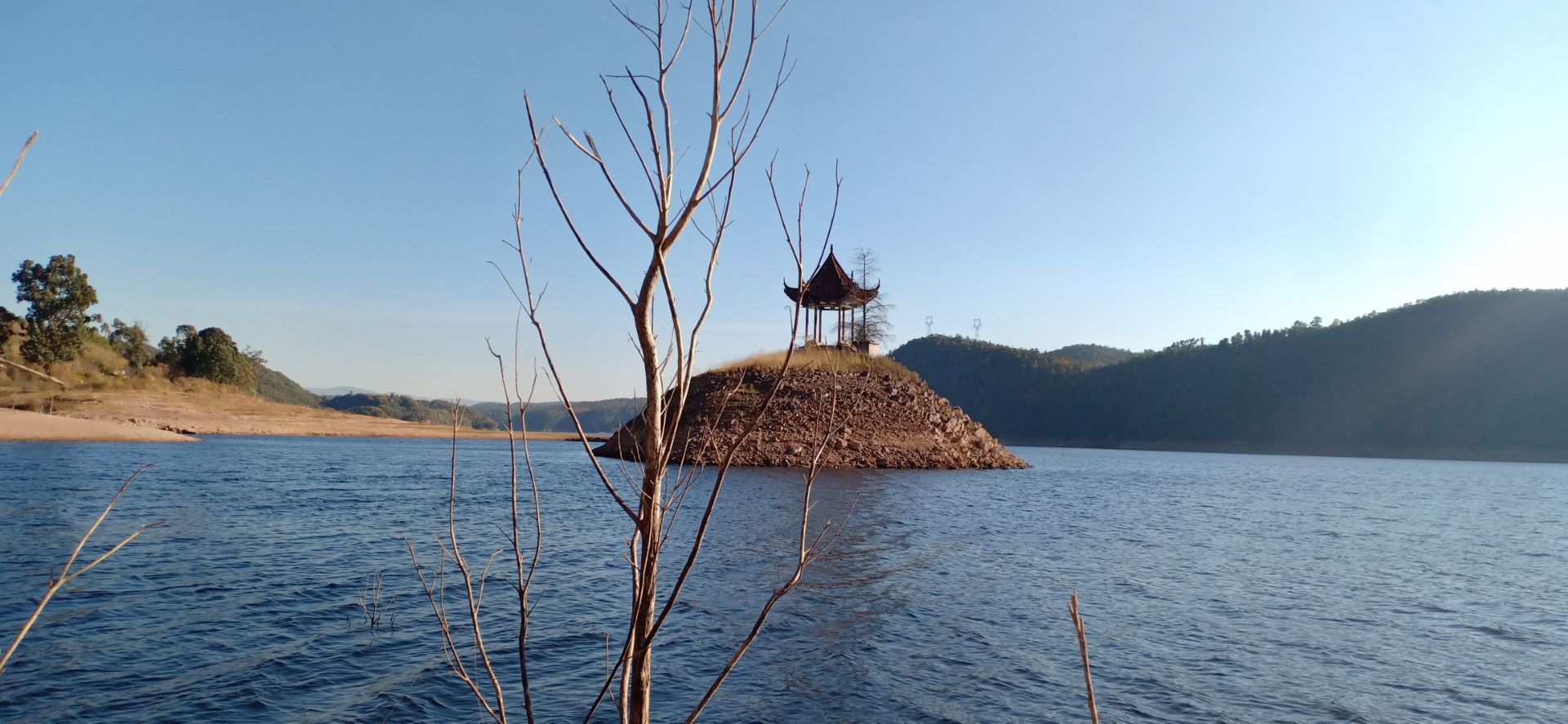 玉溪杂谈东风水库垃圾众多